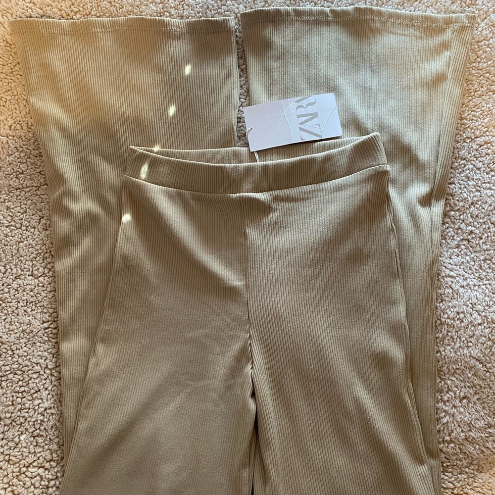 ✨SOLD✨ZARA- Flare Ribbed Pants, SIZE: M - Picture 2 of 5